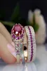Bröllopsringar Vintage Rose Gold Engagement Ring Set Female Fashion Round Crystal Luxury Bridal Red Zircon Stone For Women7931466