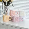 Tassen Buntes Knochen China Set für Frauen eleganter europäischer Stil Teebassen mit High-End-Keramikmaterial Milchbecher Kaffeetasse