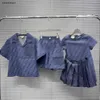 Nuovo lettera blu con gonna blu stampare abiti da principessa da principessa 100-160 cm abiti firmati per bambini estate set ragazze festeggiato 24pril 24pril