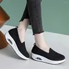 Scarpe casual platforme autunno-primavera da donna 2024 estate vulcanizzare sneaker pattinatore a palla da palla sportivo sport a basso costo in stile tenix