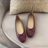 Designer Heel Paris Luxury Brand Designer Black Women quiltade äkta läderslip på ballerina rund tå damer klänning skor slingbacks balettlägenheter kvinnor skor