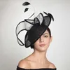 Chapeaux à bord large chapeau seau Hot dames fascinateurs MILLIERERY HAT PARY MARIAGE SINAMAY HAURE LIGE BROW FEDORA KENUCKY DERBY CHEPIED CHECH CHIRS ACCESSOIRES Y240426