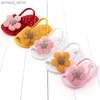Sandaler baby sandaler med hår söt blomma design mjuka bomullssandaler lämpliga för vår- och sommarflickor 0-18ml240429