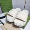 المصممين الفاخرين صندل Slide Slide Women Ladies Hollow Color Platform Slippers Women's Slide Sandals Classics Retro Shoes 01
