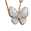 Van Cl Ap Classic V Gold High Edition 3D White Fritillaria Butterfly Collana per donne con filo da 18k a trifoglio rosa a trifoglio.