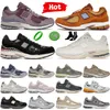 New Casual Designer Running Shoes Men Women 2002R Sneakers Black Camo Dusty Lilac Sandstone Trainers Mens Womens 2002r Outdoor Sports Trail runner shoe runner shoe