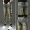Kong Hong Brass Denim Jeans for Men highded distred and Light Luxury Trendy Slim Fit Small Leg Long Pants秋の冬の太いスタイル