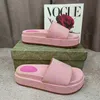 Tasarımcı Sandallar Lüks Ayakkabı Yeni Stil Terlik Slayt Macaron Kalın Alt Slip Slip Yumuşak Alt Moda Ev Terlik Kadınlar Plaj Flip-Flops Satış Giymek