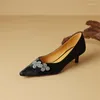 Sapatos de vestido Série de estilo chinês saltos altos bombas da primavera Mulher meminina mocassim para zapatos Mujer prateado
