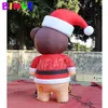 Cute gigantesco orsacchiotto gonfiabile marrone natalizio con cappello rosso per decorazioni pubblicitarie per le vacanze