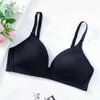 Behas sexy push-up damesbeha's voor meisjes naadloos draadloos verstelbare zachte brassiere solide kleur ultradunne driehoekige beker ondergoed y240426