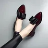 Mode dames loafers boog puntige teen platte schoenen ondiepe mond dagelijkse casual patent lederen werk bezetting Brits 240426
