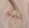 Sense Promise Design of Love Ring New White Buckle Gold Fashion for Women Small et High Trendy avec Cart Rings Original