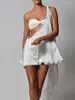 Casual jurken Witte Hollow Out Strapless vrouwen kleden mode off -schouder Backless mouwloze vestidos elegante slank strand satijnen korte jurk