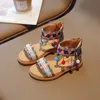 サンダルエスニックスタイルシンプルな子供ローマの靴2024NEWソフト呼吸可能なフラットオープンピーキッズシュー