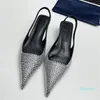 15A أحذية حجر الراين المصممين المشهورين النعال أزياء الساتان Slingbacks 4cm هريرة كعب الكعب مدببة أصابع القدمين حذاء 35-42 جلد صندل مع صندوق