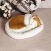 現実的な黒と白の猫の犬の呼吸眠っているぬいぐるみぬいぐるみ