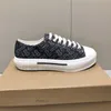 Sneakers a basso contenuto di tela di lussuoso designer per donne - comode scarpe da tennis di cotone in stile retrò