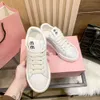 Designer Mui Mui Casual Shoes printemps petites chaussures blanches femmes en cuir authentique amiu maison épaisse semelle usagés chaussures sales sports décontractés nouveaux pain chaussures