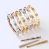 Designer -Armband 18k Gold Paar Hochqualitätsgröße Frauen Frauen Geburtstagsgeschenk Muttertag Schmuck mit Schraubendrehergeschenk Ornamente Großhandel Acco u81j##