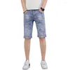 Jeans masculin 2024 Men Shorts d'été Slim Light Blue Stretch Denim pour poignets en détresse Hip Hop Rip Knee Longueur Cowboys