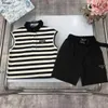 Luxus Baby Tracksuits Sommeranzüge Kinder Designer Kleidung Größe 100-150 cm Schwarz-Weiß gestreiftes Design ärmellose Weste und Shorts 24April