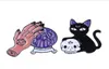 Slechte heks naald kristallen bol handgemaakte zwarte kattenschedel retro email pin broche badge decoratieve cowboy halloween sieraden gd2617580048