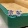 Studörhängen 3-karat set med hög koldiamanter med ett temperament på 925 sterlingsilver som en förlovningsgåva för kvinnors smycken