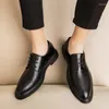 Dress Shoes Flat Men Sneakers 2024 Schoe voor lengte verhoogt luxe merken man loafers goedkope tennis shed -enkel