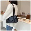 Bolsos de hombro diseñador de bolsas marrones para mujeres pulsera vintage elegante pan de pan francés negro negro