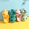 Sandals Summer New Baby Hole Sapatos 2022 CRIANÇAS Anti-Slip Slip Floor Antigo Meninos e Meninas Sandálias de Praia 1-5 anosL240429