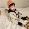 秋のベビーロンパー幼児幼児ジャンプスーツ韓国ファッションレターベビークローリングスーツ生まれたベビー服ワンピースロンパーズ240428