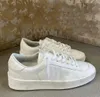 New Season Women Star Sneakers Senhores de lantejoulas clássicas brancas do veterano designer de couro sujo masculino Sapatos casuais