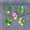 Spille verdi Green Lucky Bamboo Pins in vaso in vaso in vaso Creative Cartoon Plant Metal Batteria Bestiatura alla moda di gioielli in lapel per amico di famiglia per amico di famiglia