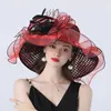 Wide BriM Hut Bucket Hats Neue Frauen Organza Red Hats Hochzeit Faszinatoren Elegant Big Wide Bim Fedora Kentucky Derby Hats Party formelle Kirchenladies Hut Y240426