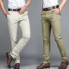 Pantalon masculin Summer Mens Casual Ting pantalon de mode Couleur solide de haute qualité Q240429