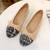 Ballet Flats schoenen voor vrouw Basic 2024 Nieuwe lederen tweed Stitching Bow Ballet Spring Herfst Werkschoenen Flat Fashion Women Shoes