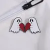 Halloween Horror Heart Film Film Zitate Badge süße Anime -Filme Spiele Harte Emaille Pins Sammle Cartoon Brosch Rucksack Hat Bag Collar Revers Lapel Badges S121022