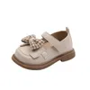 Baby Girls Skórzowe buty Sprężyna i jesień miękki dolna księżniczka prosta swobodna wszechstronna moda dla dzieci First Walker Shoe 240426