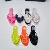 Slippers Fashion Women's Jelly Shoes Brazilië 3D Camellia Flower Flat Bottom Sweety Girls Candy Color Beach Shoe Flip Flops