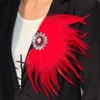 Luxury Feather Tassel Brooch Pin Designer Fashion Accessoire pour les femmes Elegant Suit Abit Pin Mother Daughter Gift Decor 240429