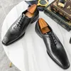 Chaussures habillées Hommes d'affaires haut de gamme Brock en cuir sculpté britannique Rétro carré Oxford Oxford Goodyear.
