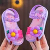 Сандалии Новые летние симпатичные сандалии украшения цветов для в возрасте 2-8 девочек детские тапочки без скольжения Seabeach Flip Flops Home Kids обувь