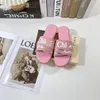 Sandales de designer célèbres Femme Woody Flat Mule Slippers Fomen Mousse Foam Slides Platform Home Slipper Summer SATILS PLAQUES CHAPEURES SULLER