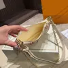 24SS Kobiety luksusowe designerskie dżinsowe nano tory mleko i truskawki kolorowe torby kwiatowe torebki Shuder crossbody torebki z oryginalnej metalowej torebki torebki