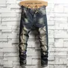 Spring en détresse en détresse Jeans pour hommes Hip-Hop High Street Corée Mode Slim Stretch Hole Denim Pantreurs 240419