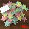 Naklejki ścienne 100pcs Decor Decor Dekale Glow Kolor Gwiazdy Lumowinous fluorescencyjny dla dzieci pokoje przedszkola i88