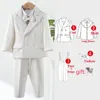 Ensembles de vêtements Robe blanche pour garçons 2024 Élégant ensemble de vêtements de garçon en tenue formelle pour enfants Blazer Pantalon 1 st Banquet Banquet de fête d'anniversaire