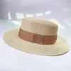 Chapeaux à bord large chapeau seau Nouveaux femmes d'été Simple large bord plat top plat str hat m-label accessoires de plage du soleil