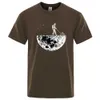 T-shirts voor heren Astronauten Koesterden de maanomgeving grappige print t-shirts mannen losse extra kleding katoen zomer zachte t-shirt hiphop ts y240429